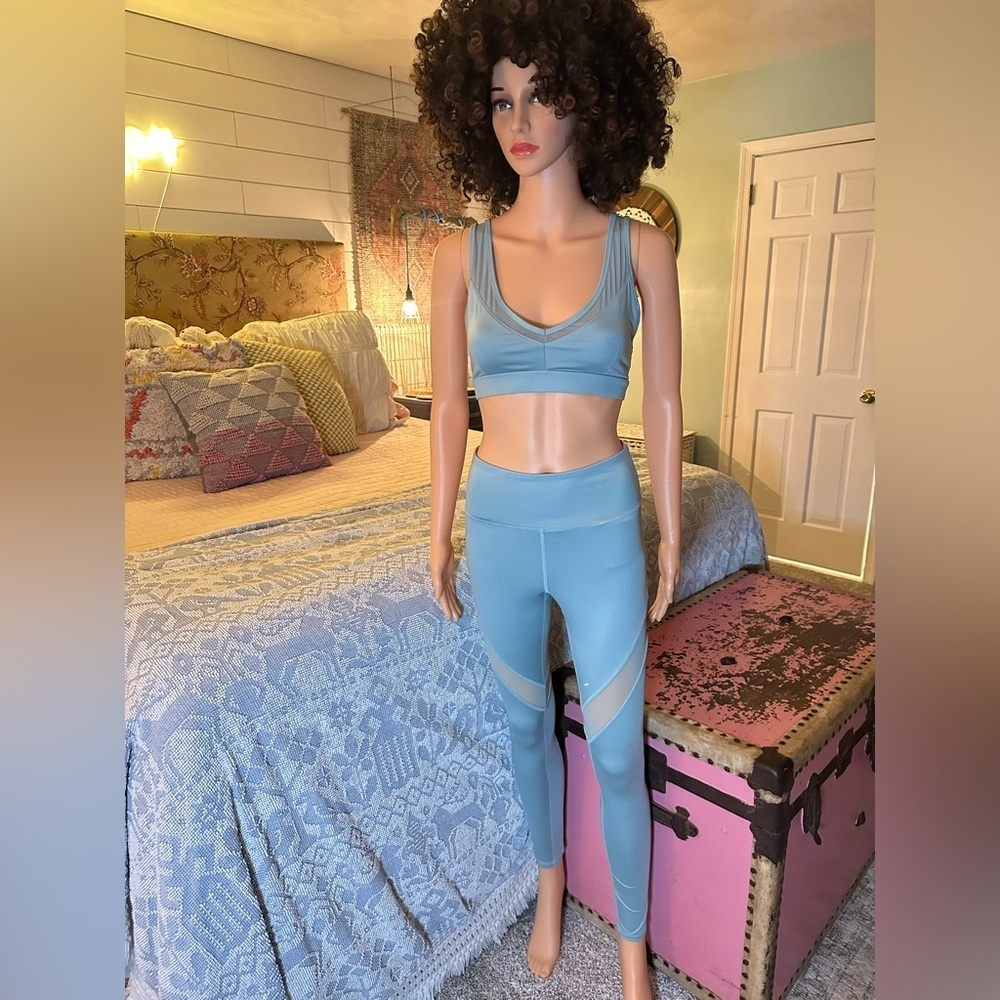 Forever 21 Light Blue/Green Sports Bra and Leggings Set Sz S